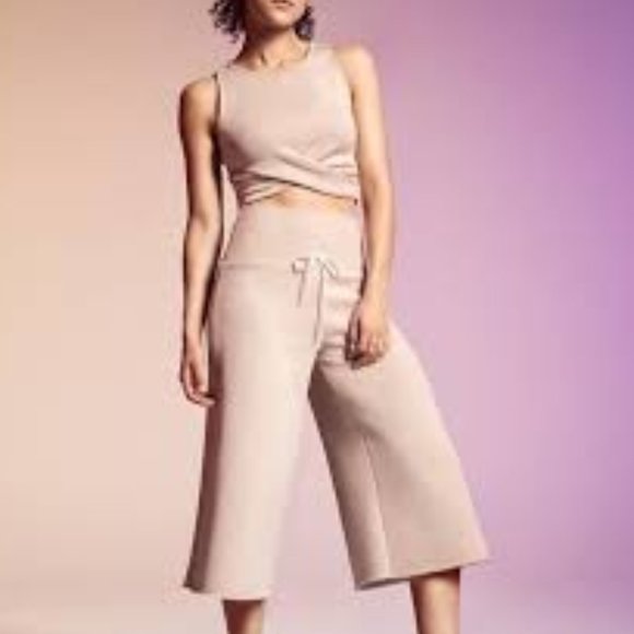 Nwt Reebok Dance Studio Wide Leg crop sweatpants - Picture 2 of 7